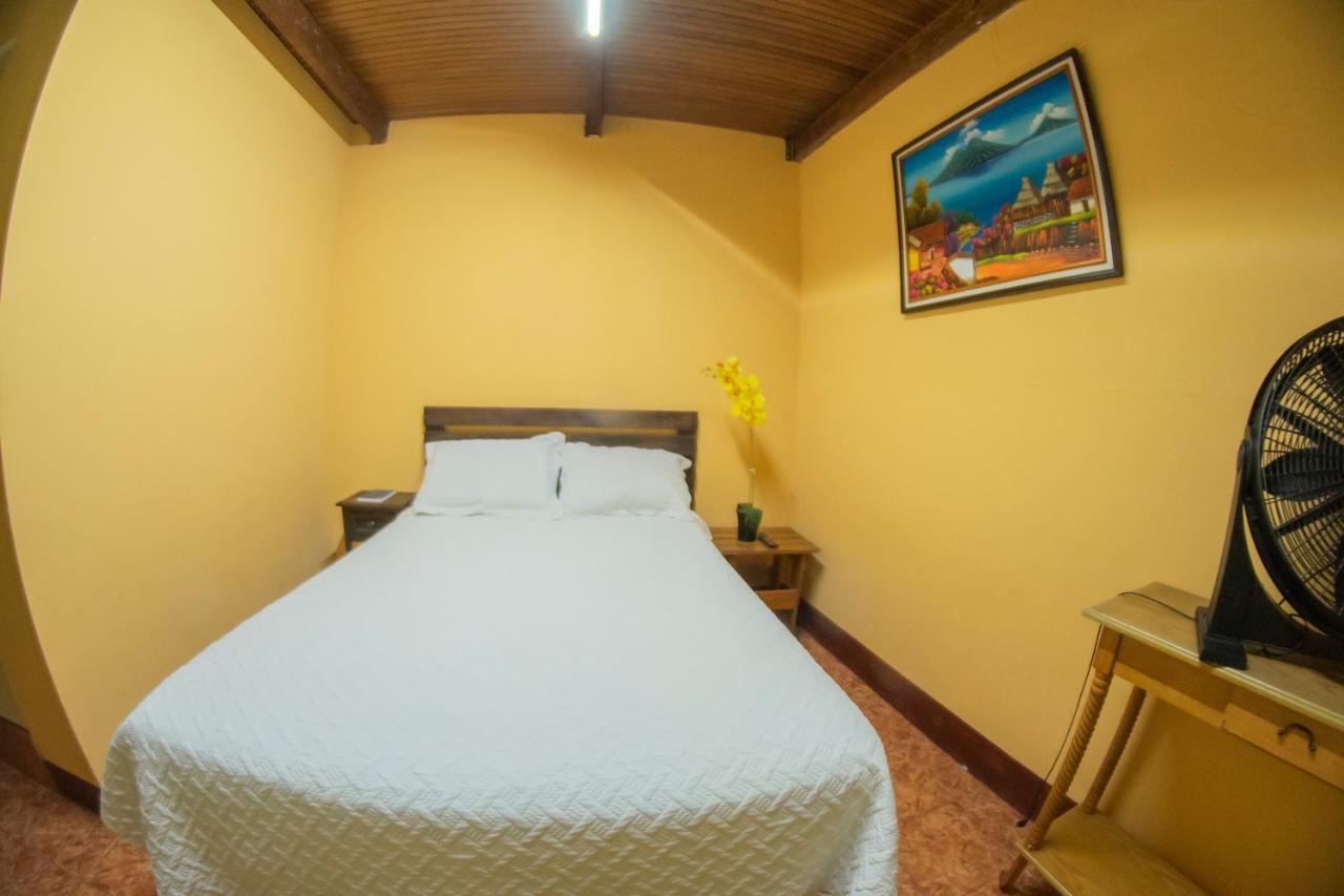 Euro Hostal Gwatemala Zewnętrze zdjęcie